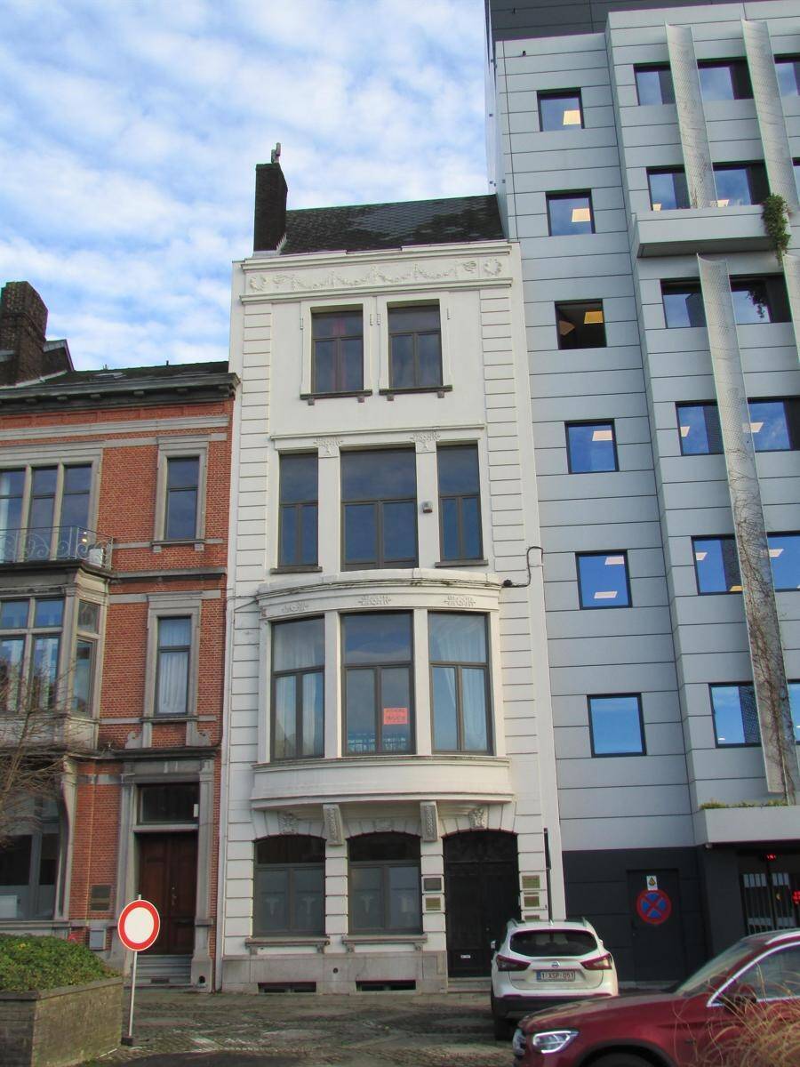 Maison de maître à vendre à Charleroi 6000 675000.00€ 6 chambres m² - annonce 29237