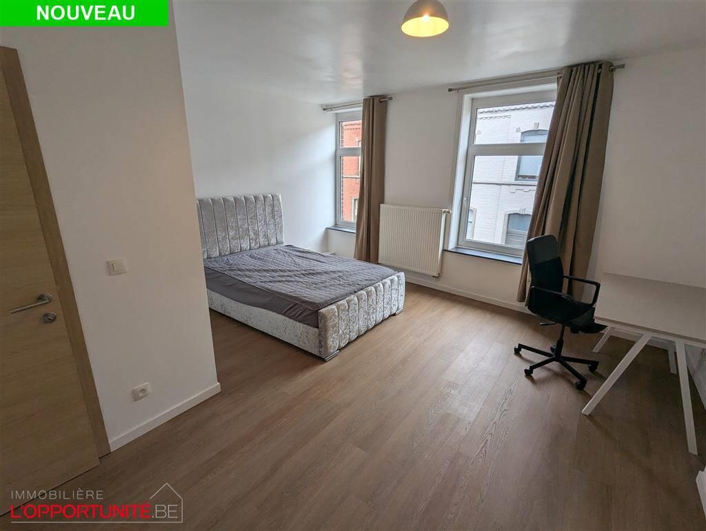 Appartement à louer à Charleroi 6000 390.00€ 4 chambres m² - annonce 154723