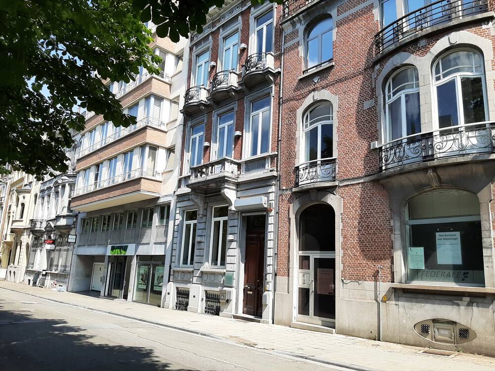Appartement à louer à Charleroi 6000 590.00€ 1 chambres 68.00m² - annonce 162687