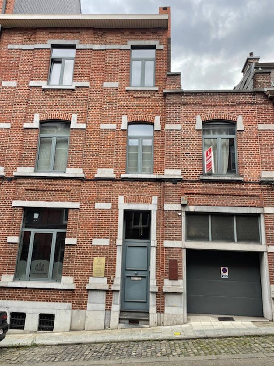 Maison de maître à  à Charleroi 6000 400000.00€ 8 chambres 320.00m² - annonce 215678