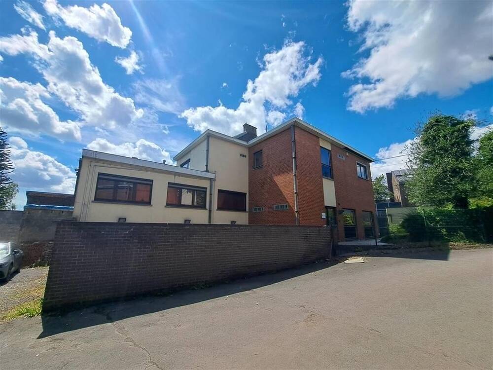 Commerce à vendre à Haine-Saint-Pierre 7100 230000.00€  chambres 261.00m² - annonce 228039