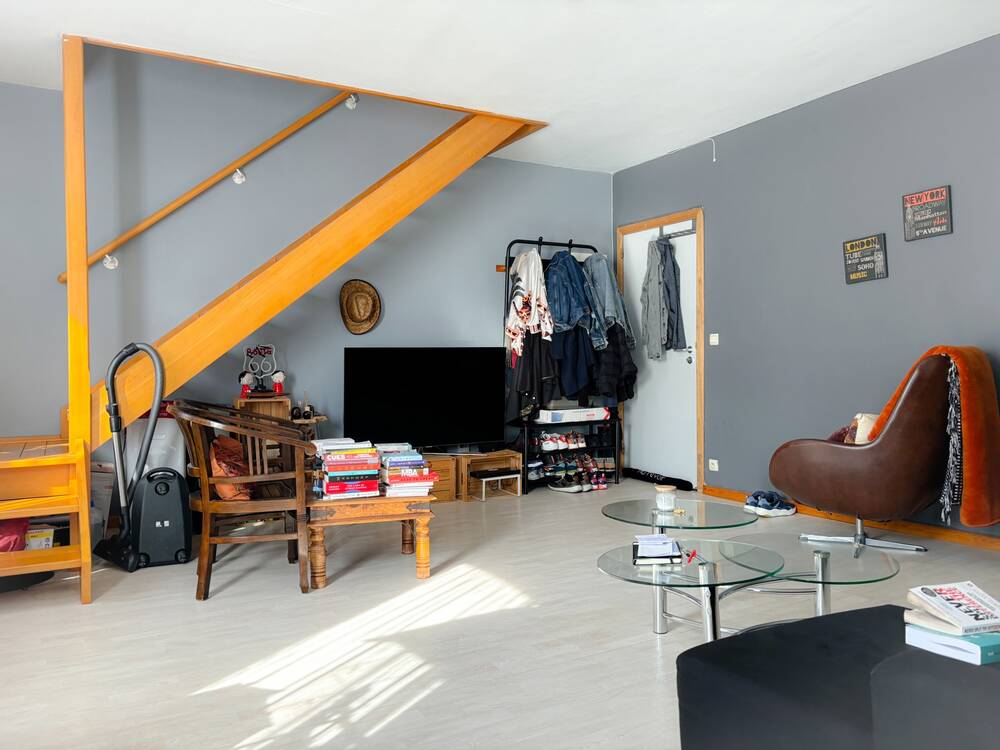 Appartement à vendre à La Louvière 7100 75000.00€ 1 chambres 68.00m² - annonce 229849