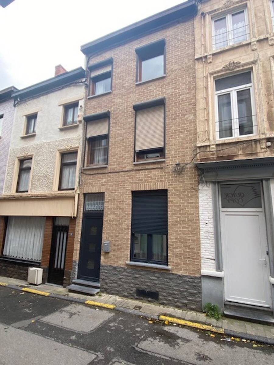 Maison à louer à Bouffioulx 6200 1100.00€ 4 chambres 145.00m² - annonce 241627