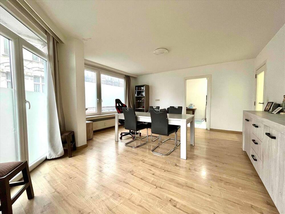 Appartement à vendre à Charleroi 6000 140000.00€ 2 chambres m² - annonce 272039