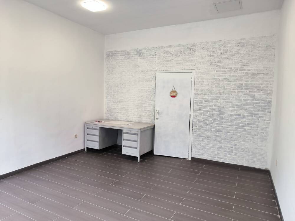 Commerce à louer à Fleurus 6220 750.00€  chambres 30.00m² - annonce 294074