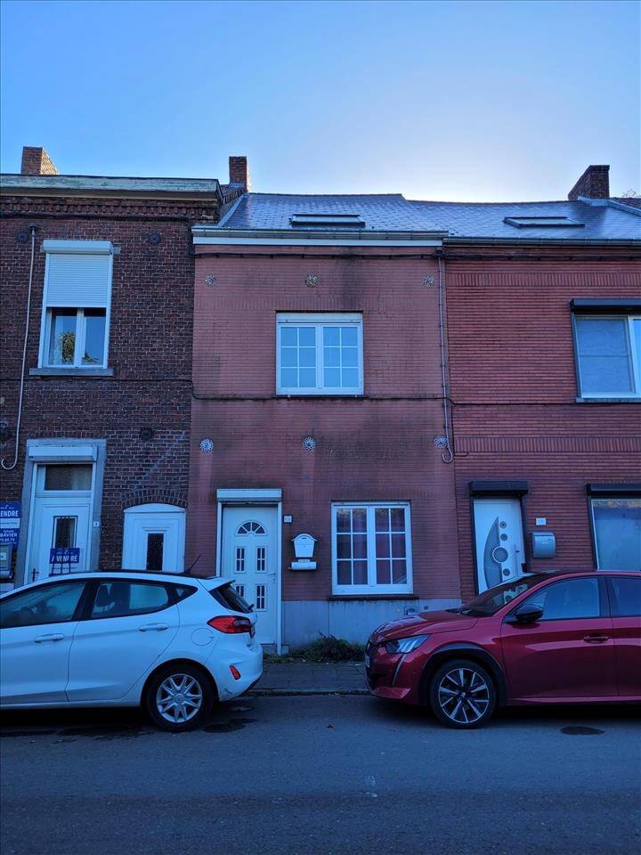 Maison à vendre à Strépy-Bracquegnies 7110 157000.00€ 4 chambres m² - annonce 300191