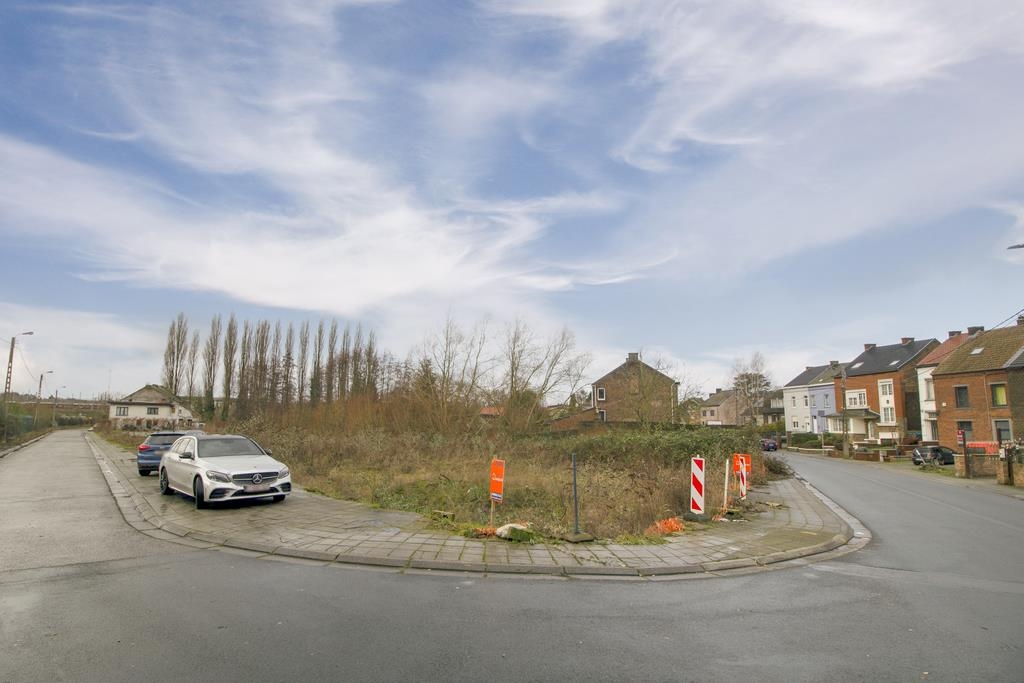 Terrain à vendre à Roux 6044 80000.00€  chambres 549.00m² - annonce 336964