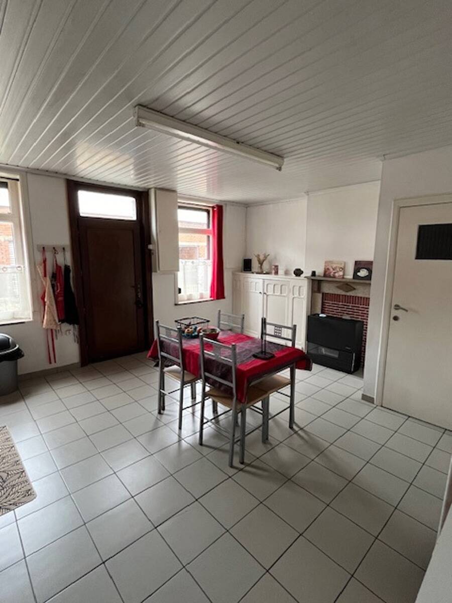 Maison à vendre à Lodelinsart 6042 135000.00€ 3 chambres 121.00m² - annonce 342148